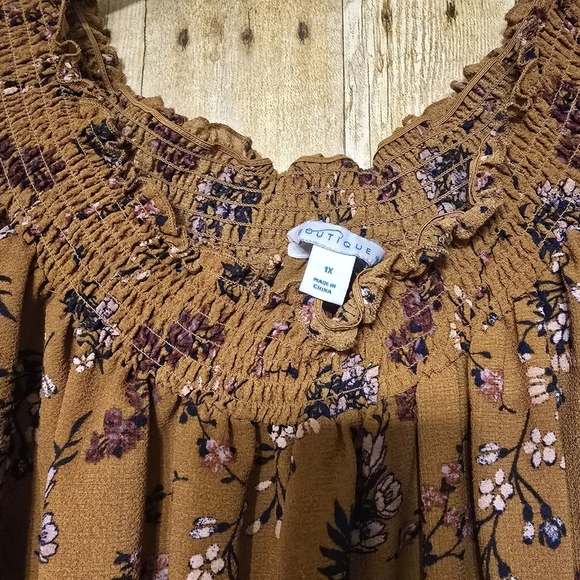 Floral Smocked Women's Top - Brown - Picture 3 of 5